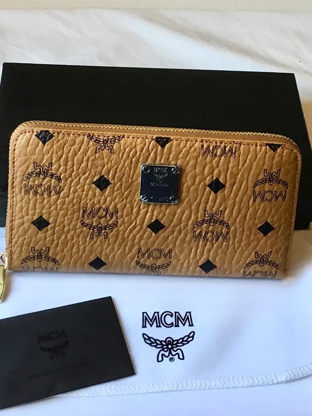 MCM COGNAC ZIPPEAROUND LONG WALLET